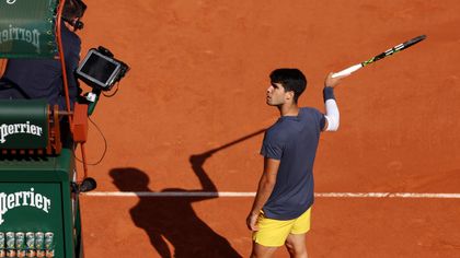 Alcaraz clashes with umpire over 'unbelievable' state of court - 'Do you think it's normal?'